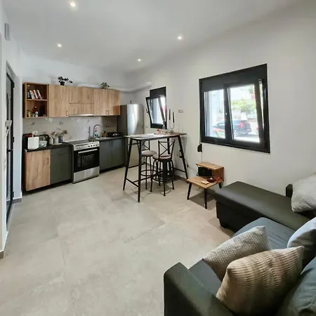 Apartment Archo's 2 Smart Location, Private Parking *